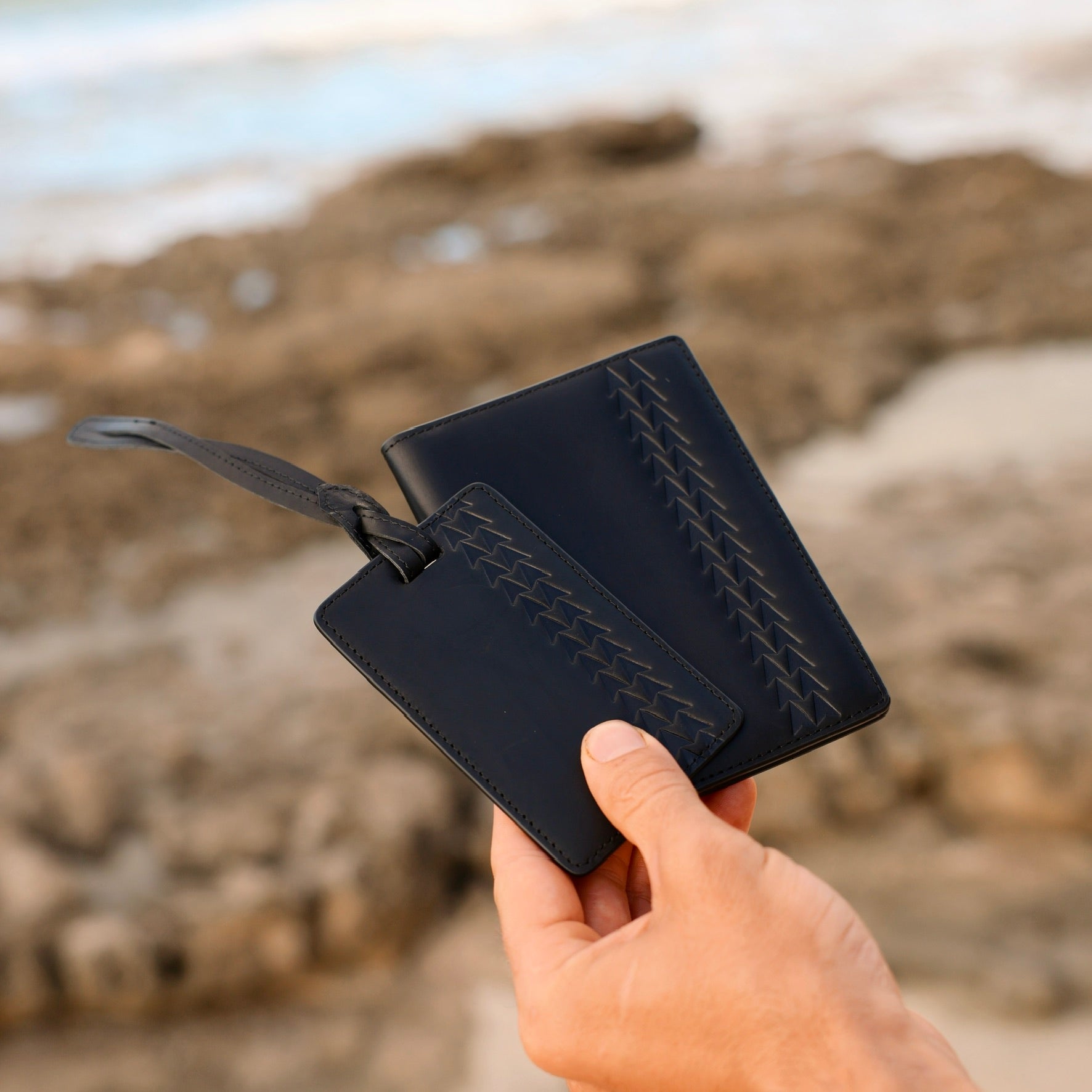 Mālama - Black Luggage Tag